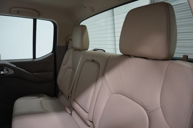 2012 Nissan Frontier 2WD Crew Cab SWB Automatic SL - 23006096 - 11