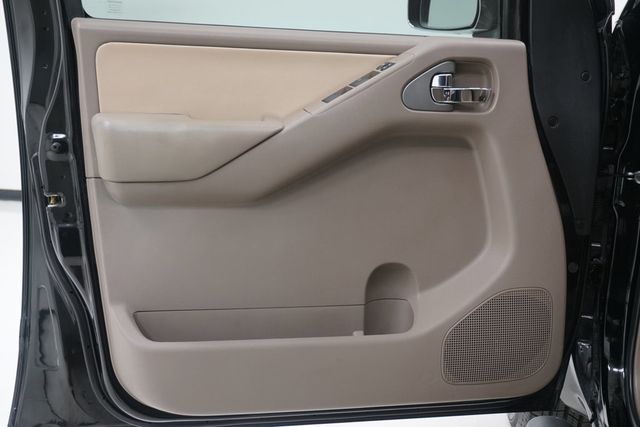 2012 Nissan Frontier 2WD Crew Cab SWB Automatic SL - 23006096 - 12