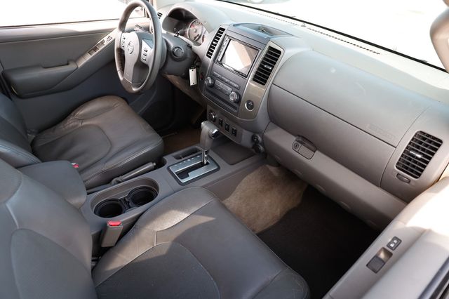 2012 Nissan Frontier 2WD Crew Cab SWB Automatic SL - 22972677 - 20