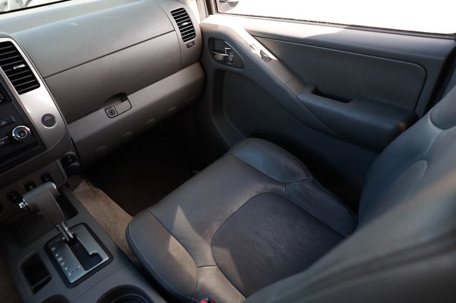 2012 Nissan Frontier 2WD Crew Cab SWB Automatic SL - 22972677 - 24