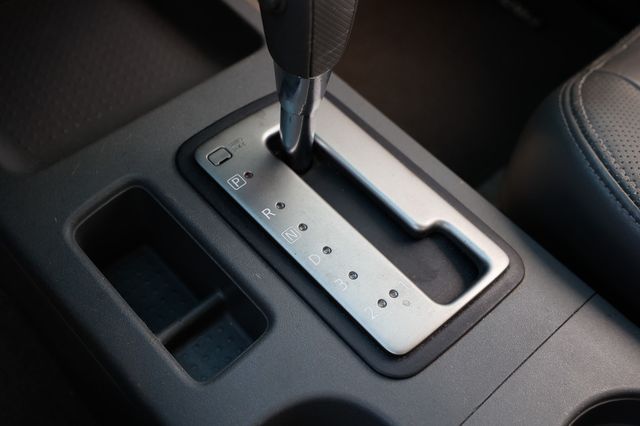 2012 Nissan Frontier 2WD Crew Cab SWB Automatic SL - 22972677 - 39