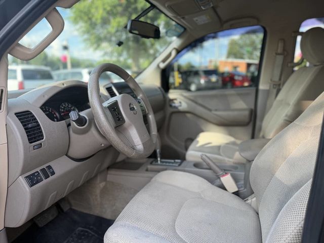 2012 Nissan Frontier 2WD Crew Cab SWB Automatic SV - 23055525 - 9