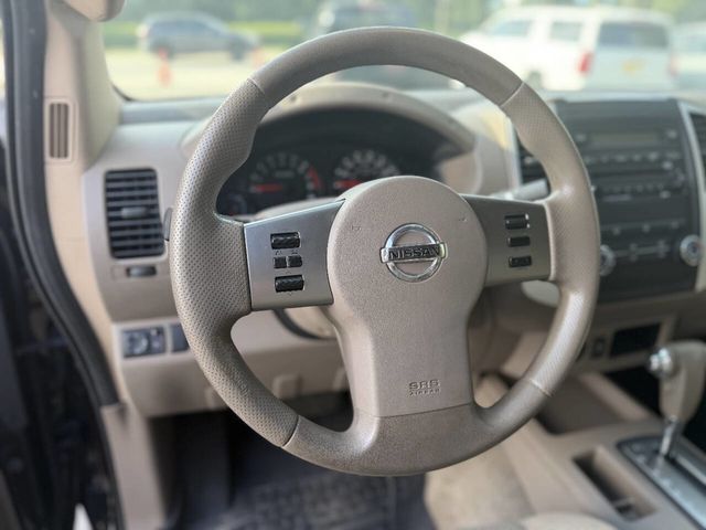 2012 Nissan Frontier 2WD Crew Cab SWB Automatic SV - 23055525 - 8