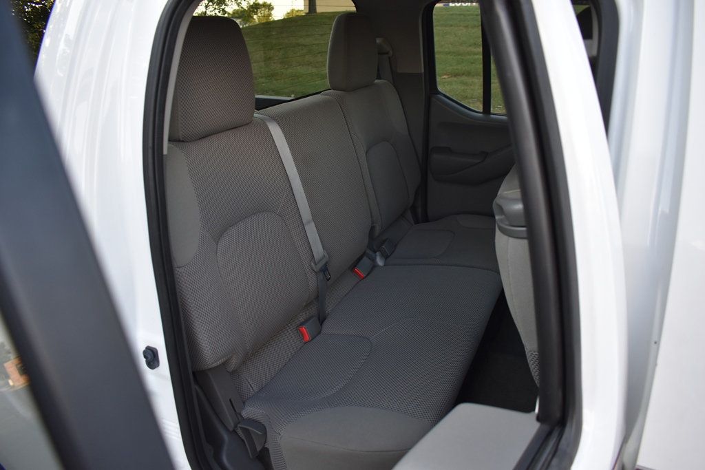 2012 Nissan Frontier Crew Cab S photo 3