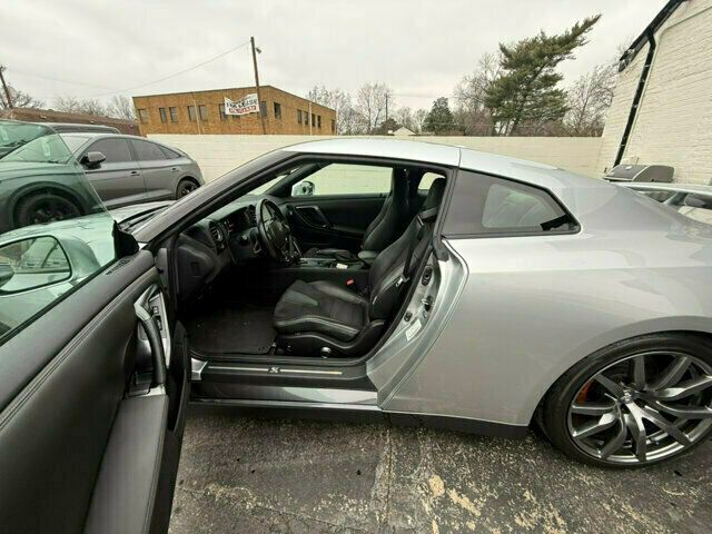 2012 Nissan GT-R LocalTrade/Premium/MSRP$94830/HeatedLeatherSeats/NAV - 22736673 - 9