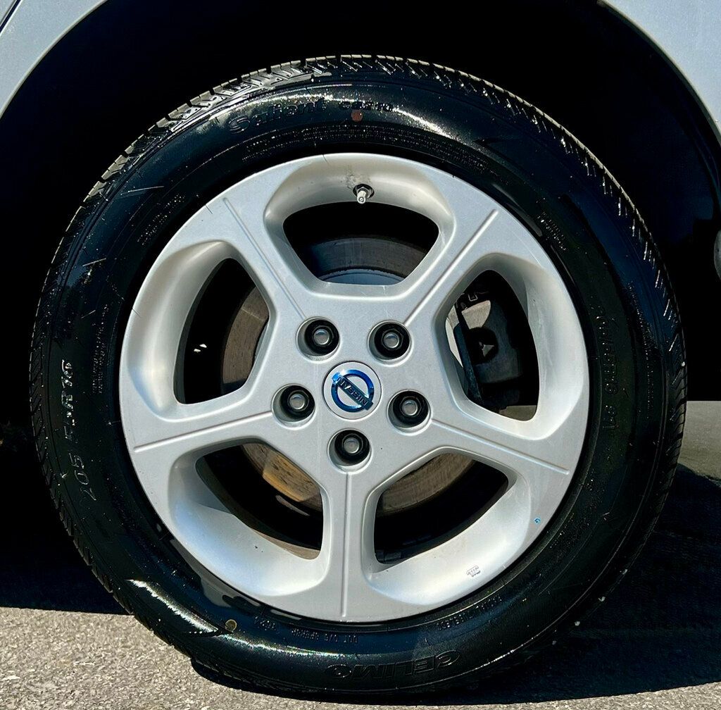 2012 Nissan Leaf 4dr Hatchback SL - 23002200 - 30