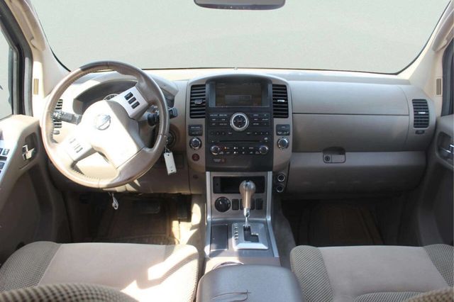 2012 Nissan Pathfinder 4WD 4dr V6 LE - 23001763 - 6