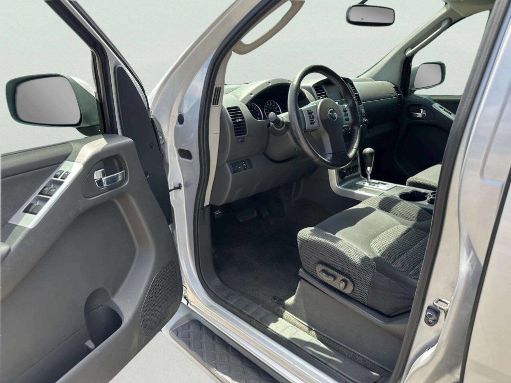 2012 Nissan Pathfinder 4WD 4dr V6 Silver Edition - 23041910 - 12