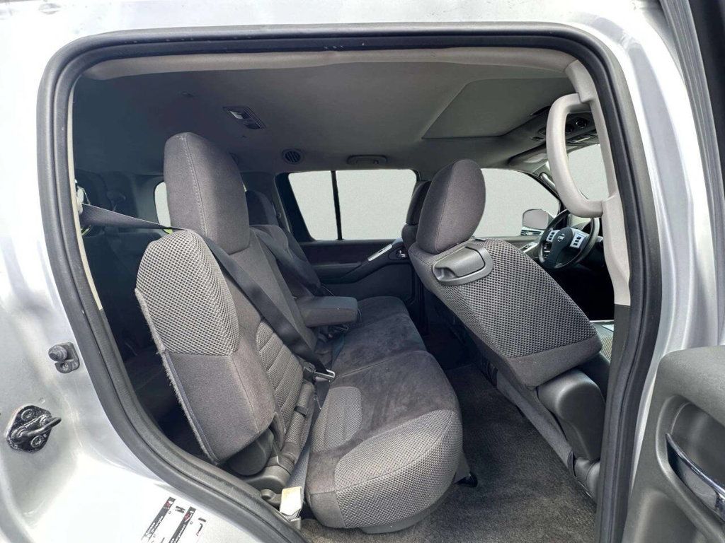 2012 Nissan Pathfinder 4WD 4dr V6 Silver Edition - 23041910 - 18