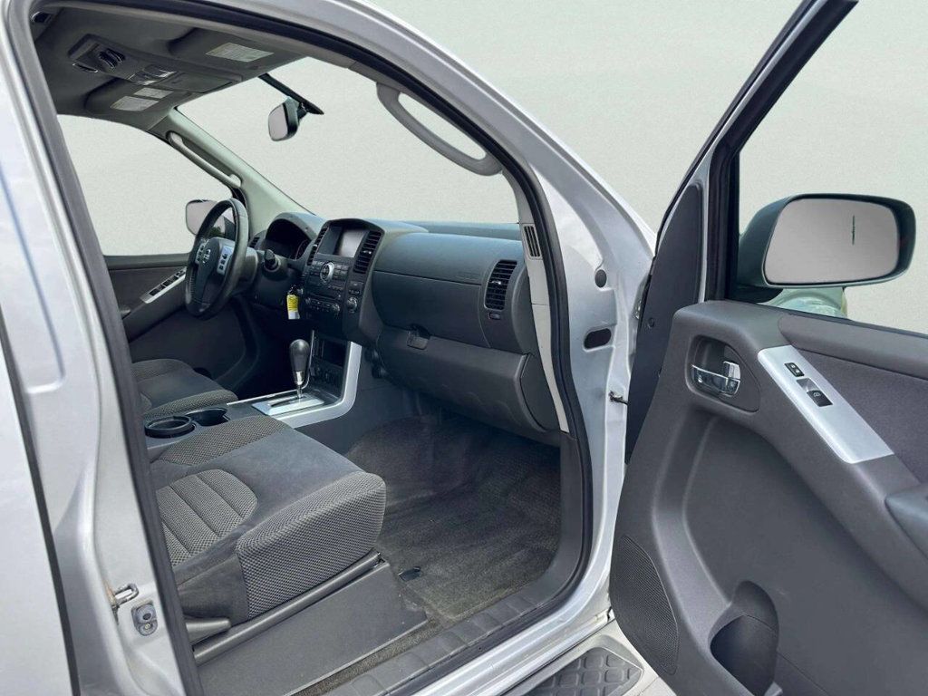 2012 Nissan Pathfinder 4WD 4dr V6 Silver Edition - 23041910 - 19