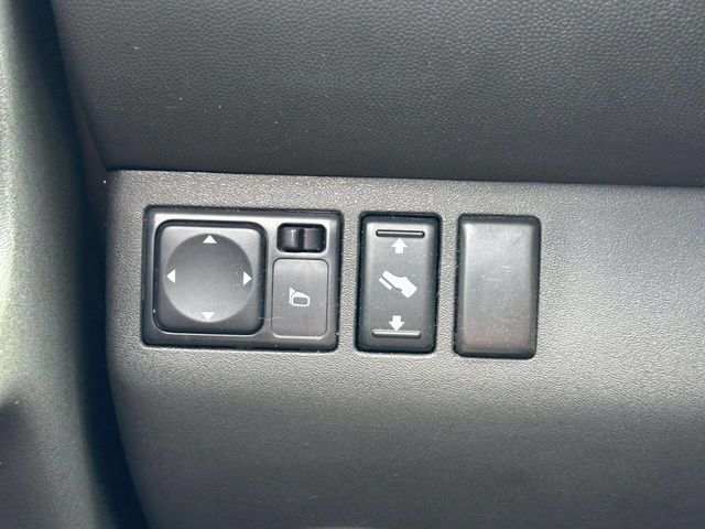 2012 Nissan Pathfinder 4WD 4dr V6 Silver Edition - 23041910 - 33
