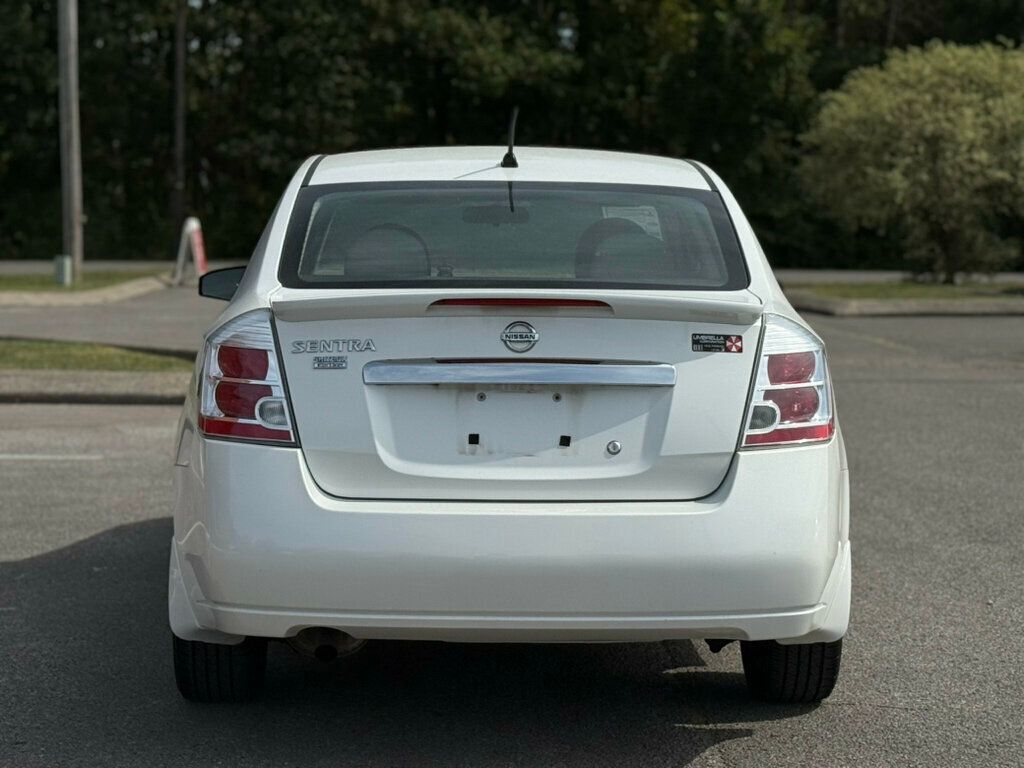 2012 Nissan Sentra 2.0 photo 3