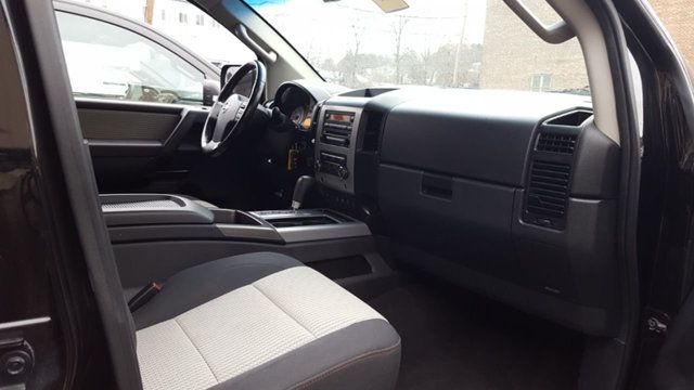 2012 Nissan Titan PRO-4X Crew Cab 4WD - 18237845 - 12