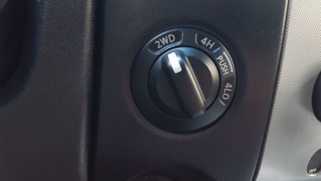 2012 Nissan Titan PRO-4X Crew Cab 4WD - 18237845 - 22