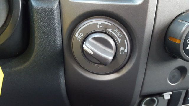 2012 Nissan Titan S Crew Cab 4WD - 18237850 - 15