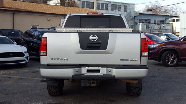 2012 Nissan Titan S Crew Cab 4WD - 18237850 - 5