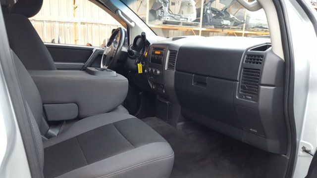 2012 Nissan Titan S Crew Cab 4WD - 18237850 - 8