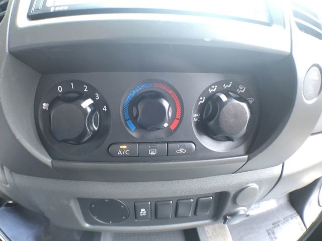 2012 Nissan Xterra Off Road - 22747652 - 18