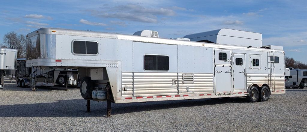 2012 Platinum 2+1 with Custom Living Quarters  - 22813555 - 1