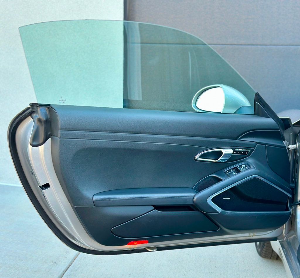 2012 Porsche 911 S photo 13