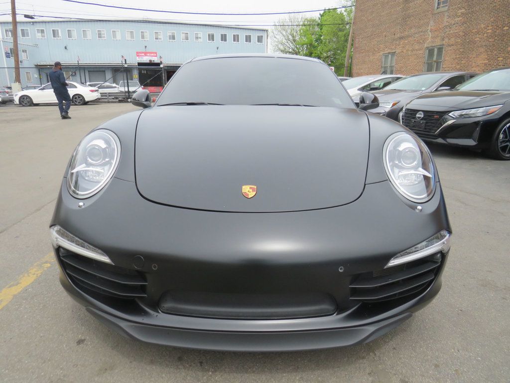 Porsche 911 photo 2