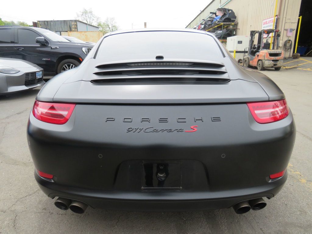 Porsche 911 photo 6