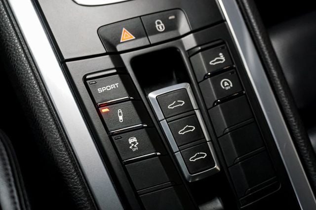 2012 Porsche 911 *Carrera S* *991* *Only 21k Miles* *1-Owner* - 22950397 - 24