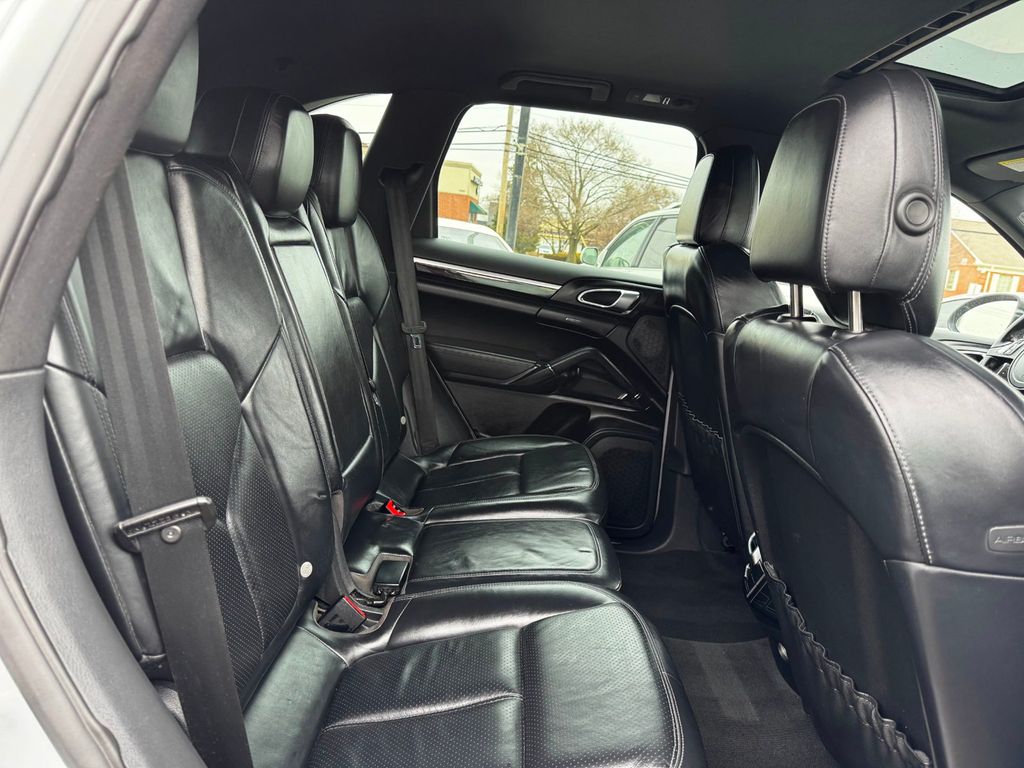 2012 Porsche Cayenne AWD 4dr S - 22911190 - 16