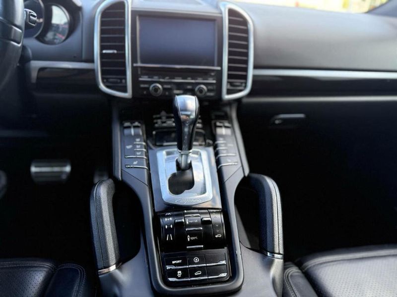 2012 Porsche Cayenne AWD 4dr S - 22911190 - 18