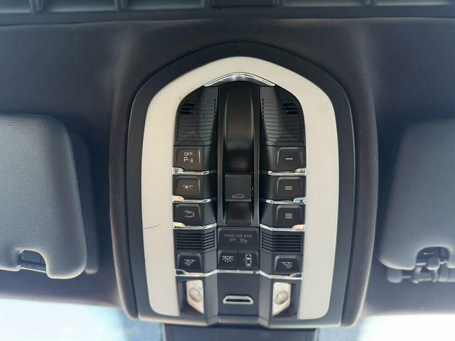 2012 Porsche Cayenne Base Trim - 23099258 - 18