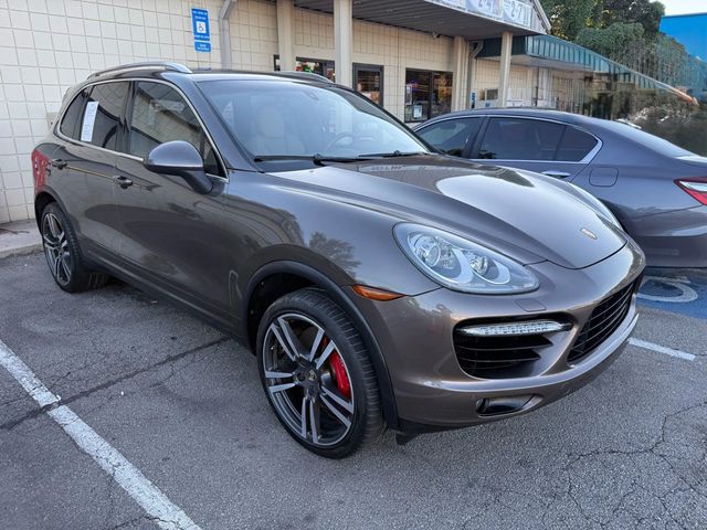 2012 Porsche Cayenne CAYENNE TURBO, AWD, PANO ROOF, BLUETOOTH, REAR ENTERTAINMENT PKG - 22914657 - 2