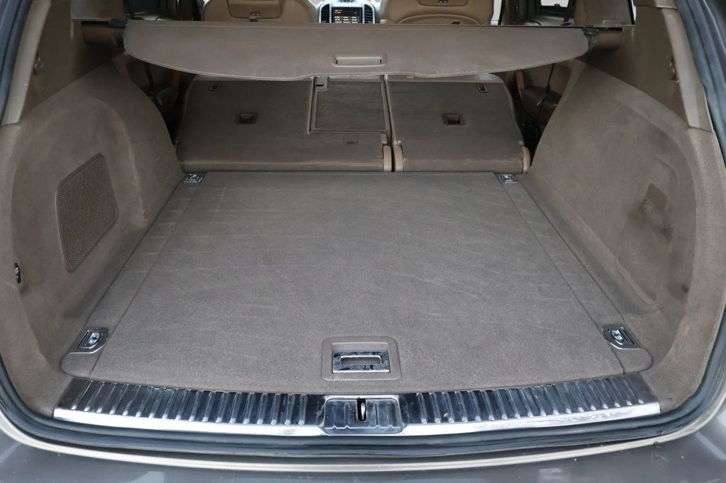 2012 Porsche Cayenne CAYENNE TURBO, AWD, SUNROOF, BLUETOOTH, REAR ENTERTAINMENT PKG!! - 22914657 - 10