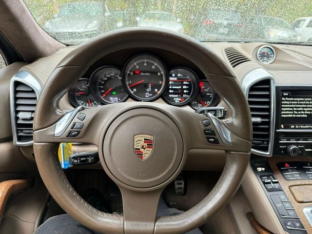 2012 Porsche Cayenne CAYENNE TURBO, AWD, SUNROOF, BLUETOOTH, REAR ENTERTAINMENT PKG!! - 22914657 - 17