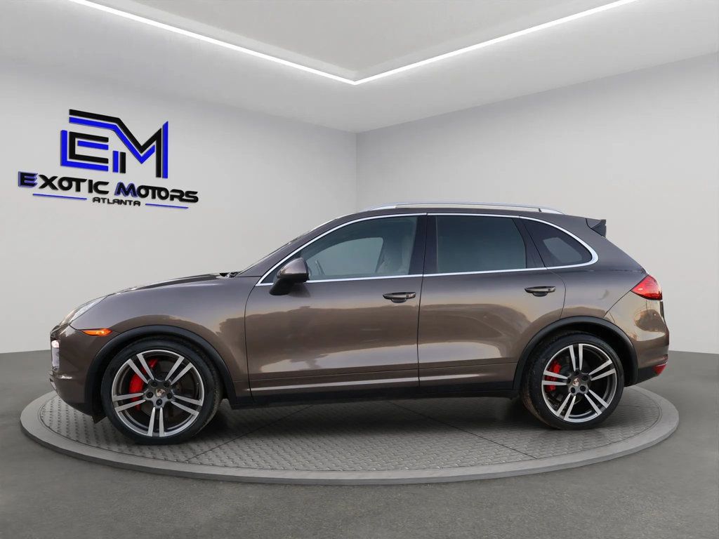 2012 Porsche Cayenne CAYENNE TURBO, AWD, SUNROOF, BLUETOOTH, REAR ENTERTAINMENT PKG!! - 22914657 - 1