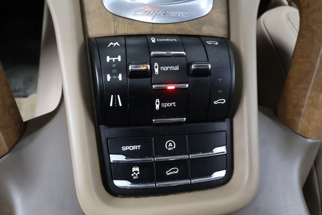 2012 Porsche Cayenne CAYENNE TURBO, AWD, SUNROOF, BLUETOOTH, REAR ENTERTAINMENT PKG!! - 22914657 - 23