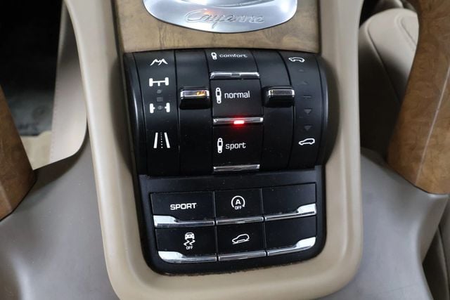 2012 Porsche Cayenne CAYENNE TURBO, AWD, SUNROOF, BLUETOOTH, REAR ENTERTAINMENT PKG!! - 22914657 - 23