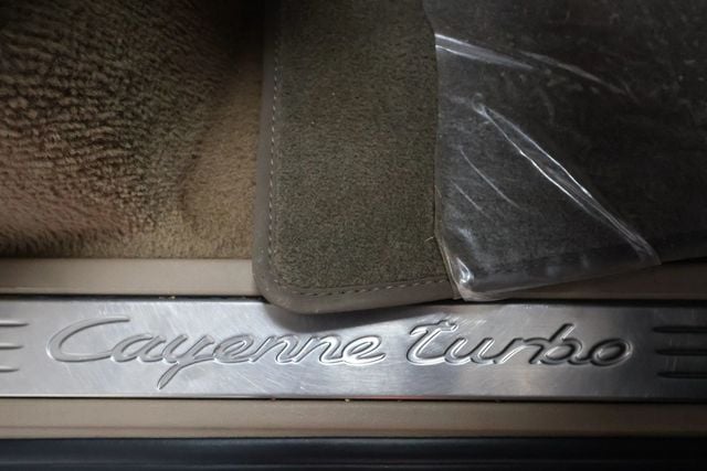 2012 Porsche Cayenne CAYENNE TURBO, AWD, SUNROOF, BLUETOOTH, REAR ENTERTAINMENT PKG!! - 22914657 - 39