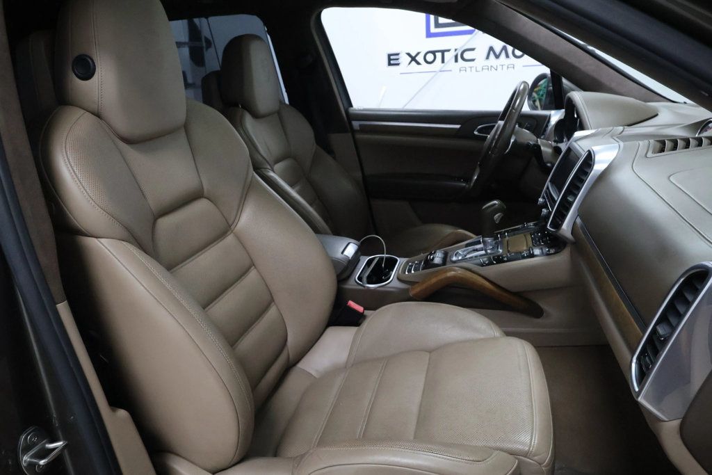 2012 Porsche Cayenne CAYENNE TURBO, AWD, SUNROOF, BLUETOOTH, REAR ENTERTAINMENT PKG!! - 22914657 - 40