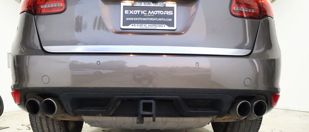 2012 Porsche Cayenne CAYENNE TURBO, AWD, SUNROOF, BLUETOOTH, REAR ENTERTAINMENT PKG!! - 22914657 - 4