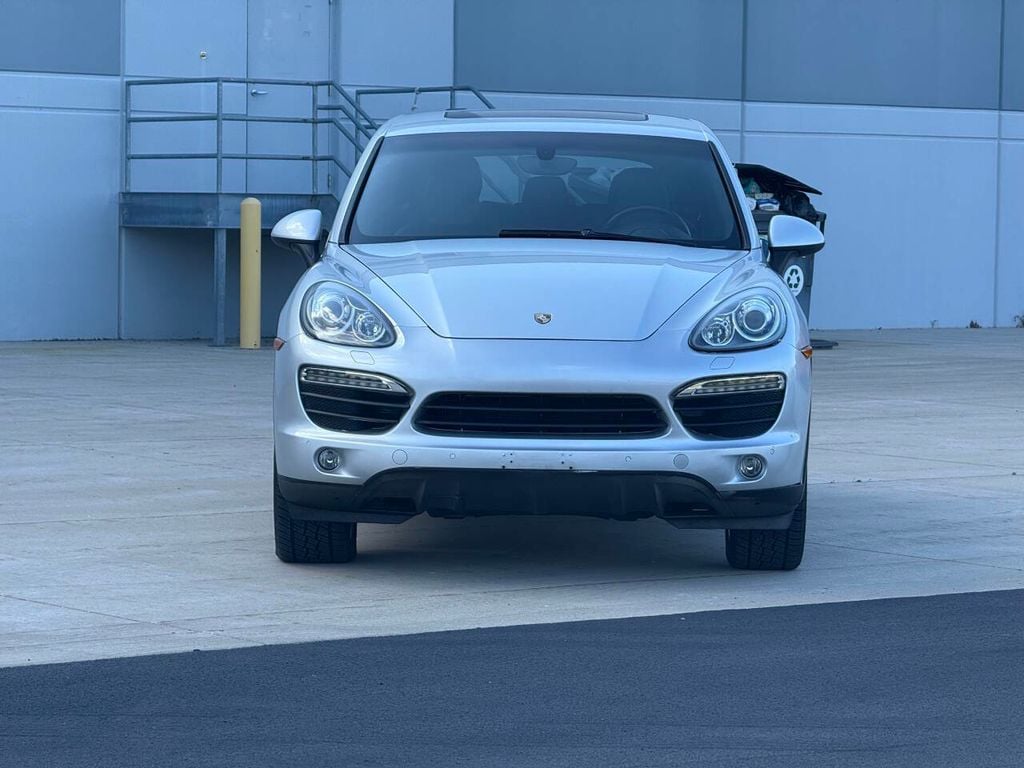 2012 Porsche Cayenne S photo 2
