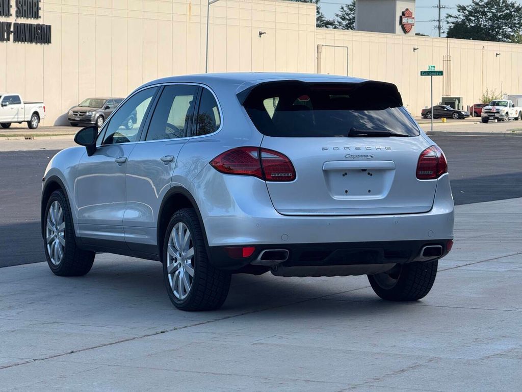 2012 Porsche Cayenne S photo 8