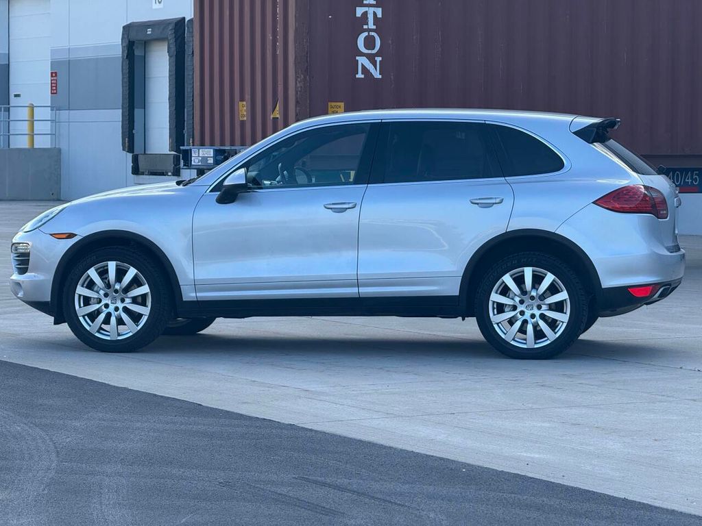 2012 Porsche Cayenne S photo 9