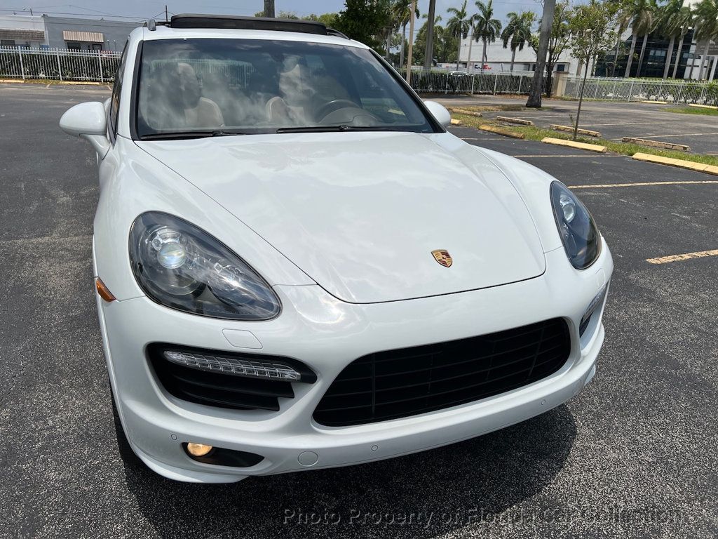 2012 Porsche Cayenne Turbo AWD Sport Design - 22420448 - 14