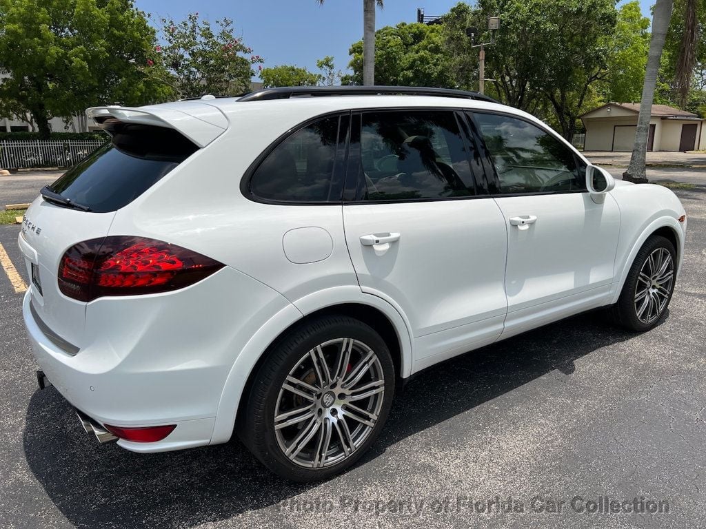 2012 Porsche Cayenne Turbo AWD Sport Design - 22420448 - 3