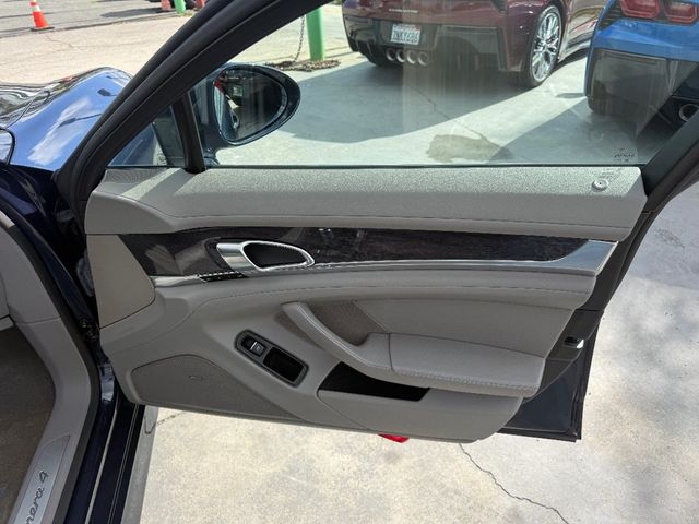 2012 Porsche Panamera 4dr Hatchback 4 - 22996312 - 11