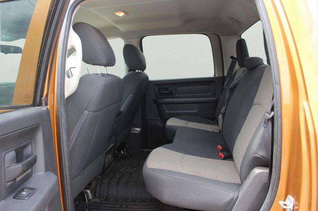 2012 Ram 1500 4WD Crew Cab 140.5" Express - 23029811 - 6