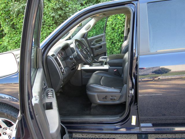 2012 Ram 1500 4WD Crew Cab 140.5" Laramie - 22889638 - 14