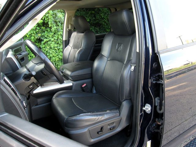 2012 Ram 1500 4WD Crew Cab 140.5" Laramie - 22889638 - 15