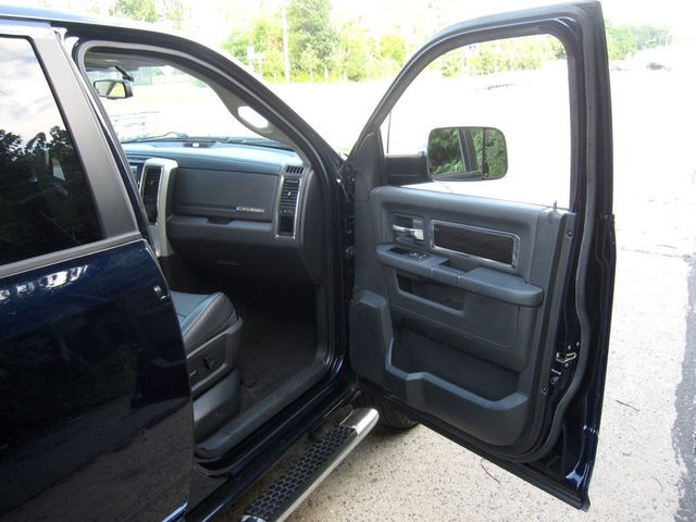 2012 Ram 1500 4WD Crew Cab 140.5" Laramie - 22889638 - 20