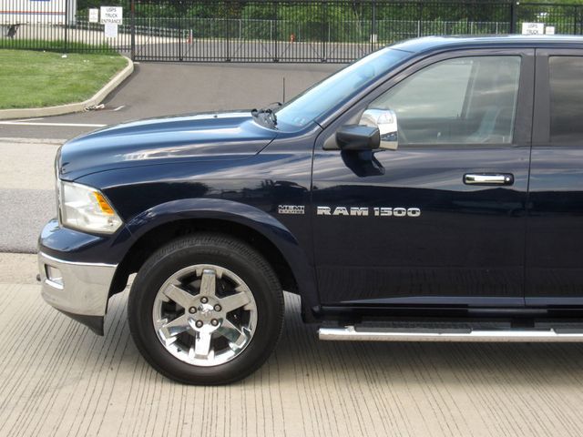 2012 Ram 1500 4WD Crew Cab 140.5" Laramie - 22889638 - 5